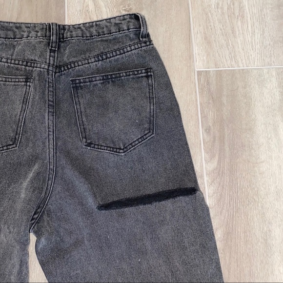 bella mom jeans butt rip black denim - Picture 3 of 5